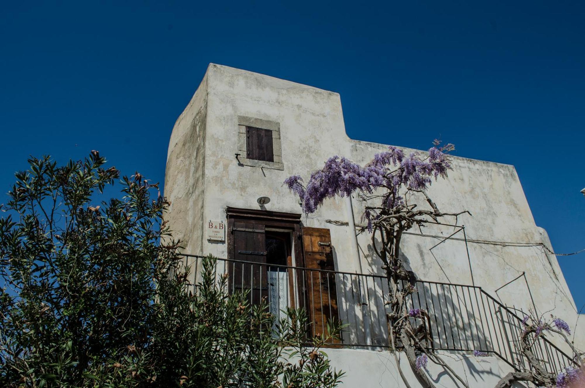 Torre La Mezzaluna Panzió Vieste Kültér fotó